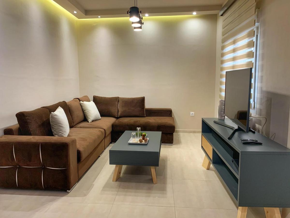 Апартаменты Petite Luxury Urban House Трикала Экстерьер фото