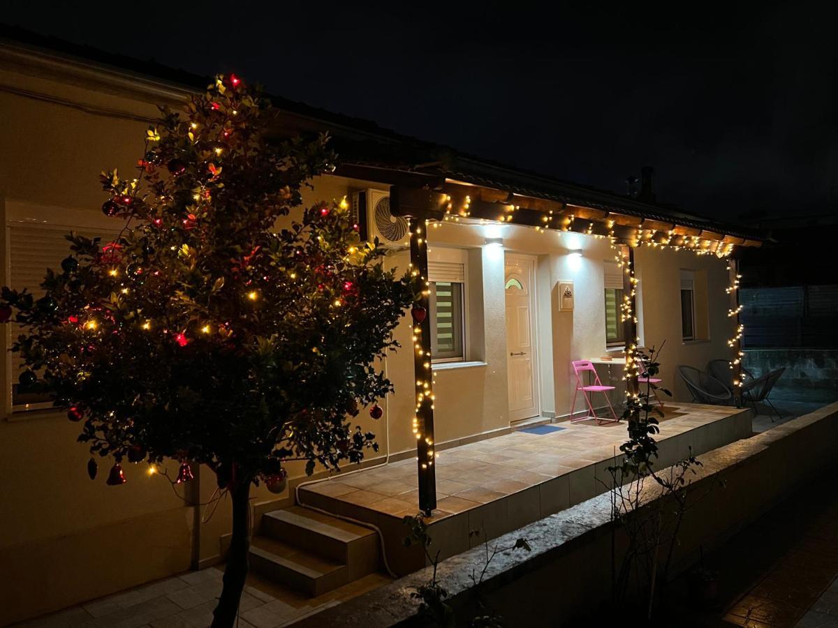 Апартаменты Petite Luxury Urban House Трикала Экстерьер фото